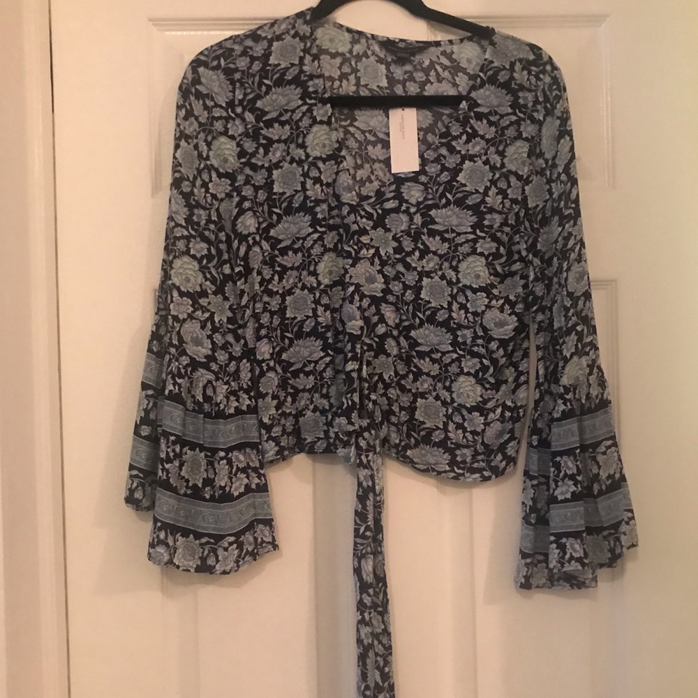 Flower hippie bell sleeve top